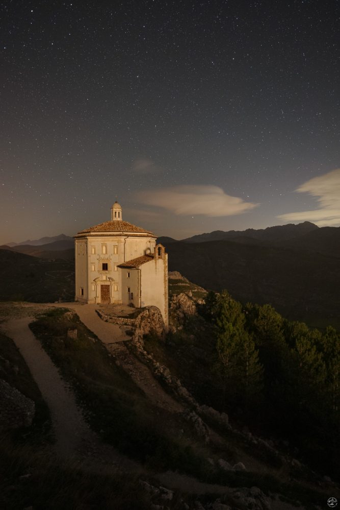 Chiesa Santa Maria Rocca Calscio Sterne Fotoreise Abruzzen