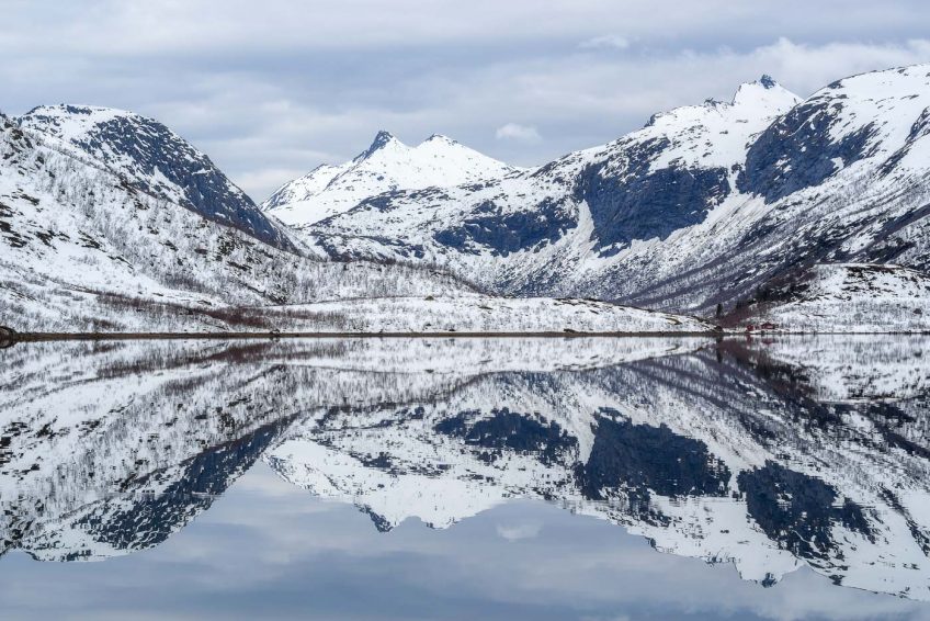 Spiegelung am Fjord